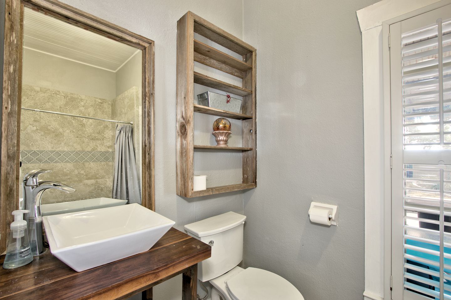 Luxurious German-Style Ranch Vacation Rental with Pool Access and Stunning Views in Bergheim, Texas