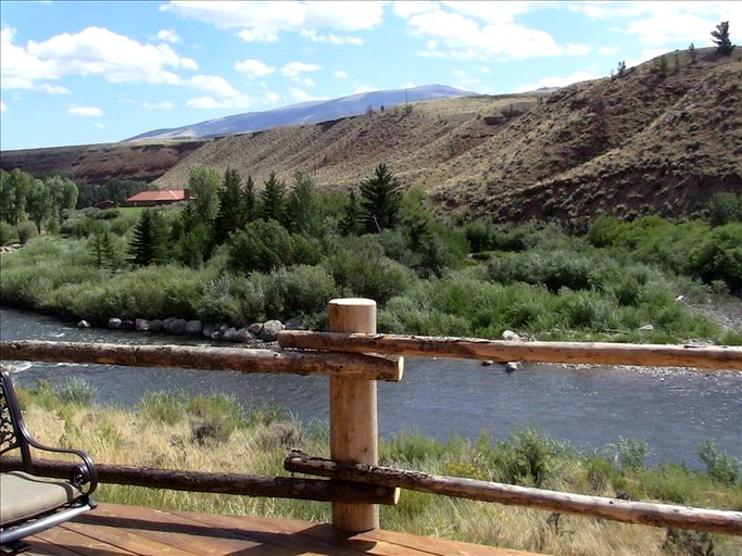 Cabins (Dubois, Wyoming, United States)