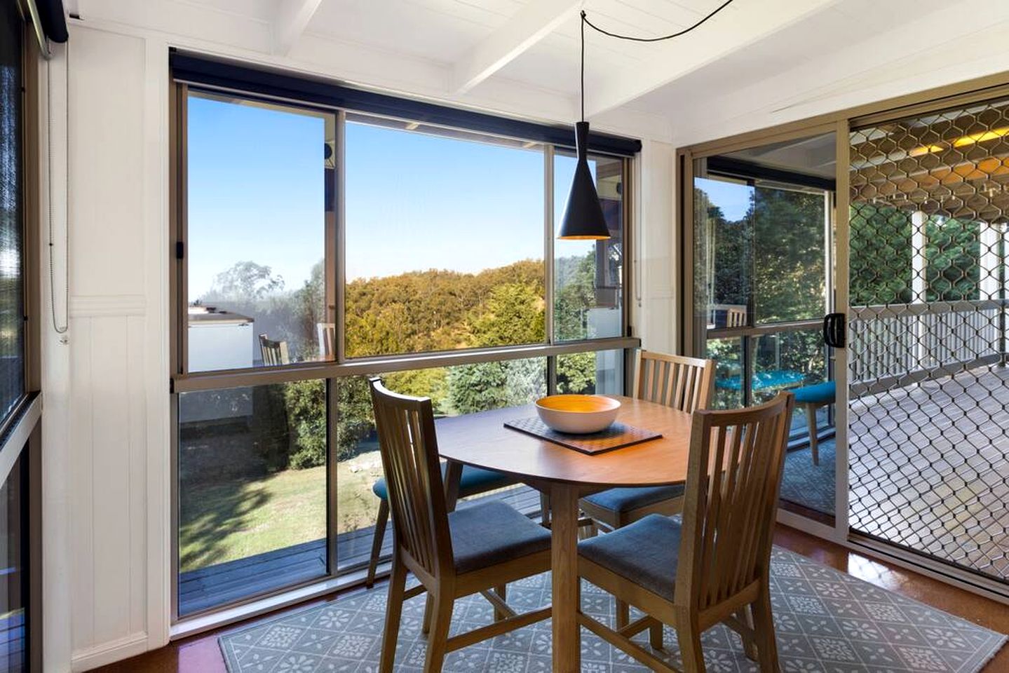 Cosy Swedish-Style Mountain Chalet with Valley Views near Ravensbourne National Park, Queensland