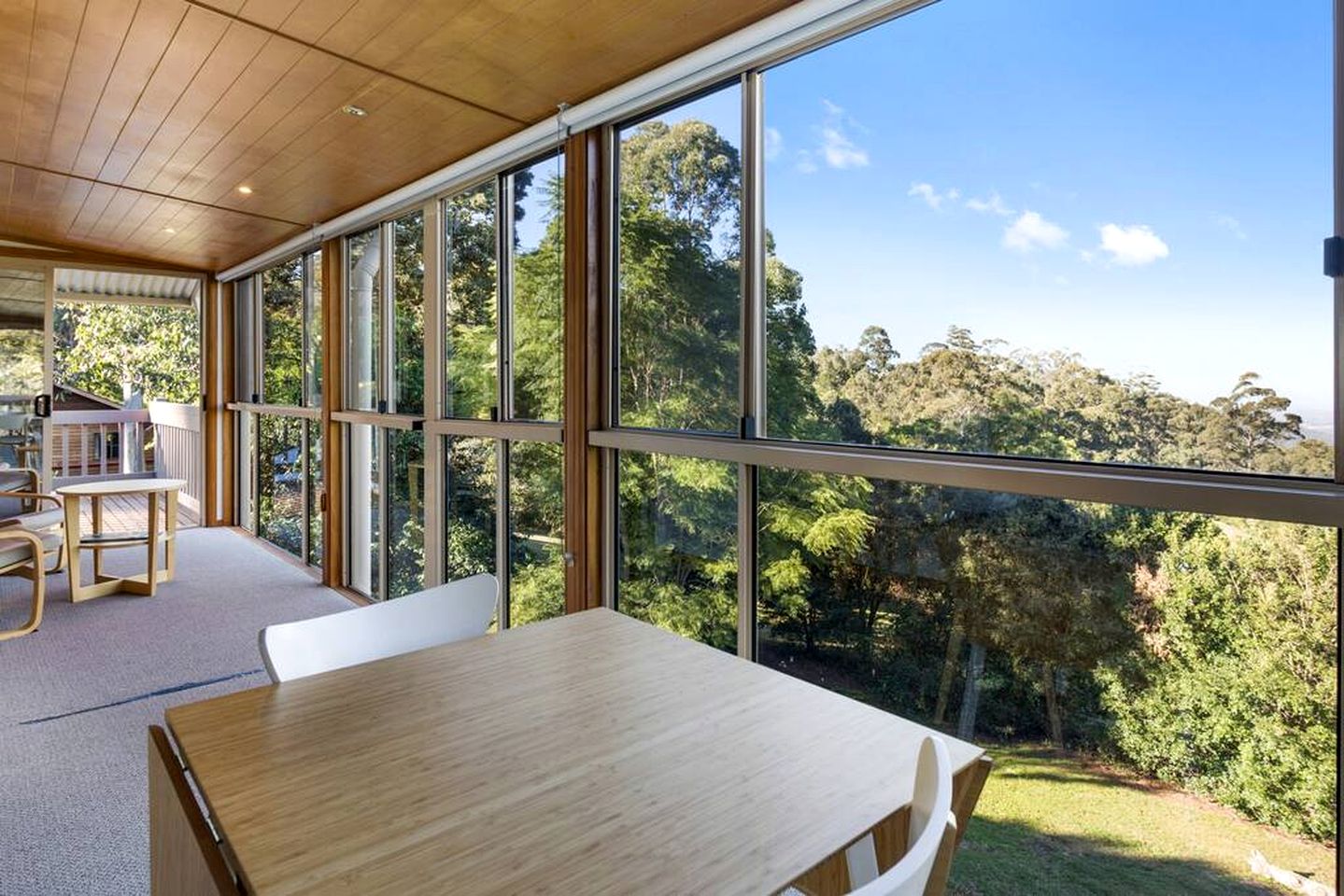 Cosy Swedish-Style Mountain Chalet with Panoramic Valley Views near Ravensbourne & Crows Nest, QLD