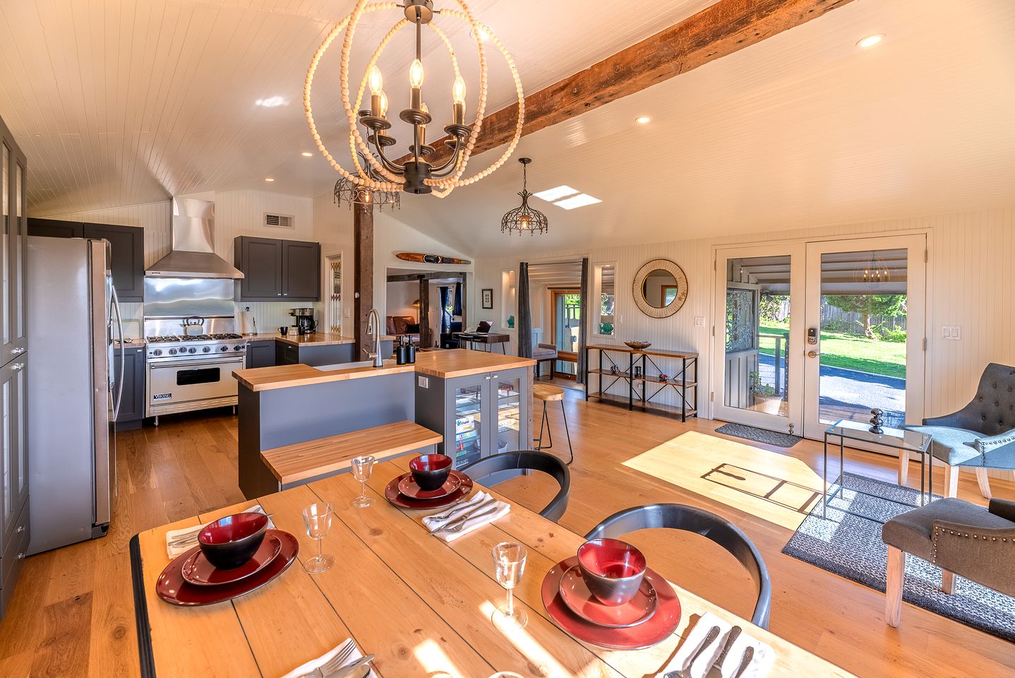 Gorgeous Coastal Cottage with Private Hot Tub in Bodega Bay, Perfect for a Weekend Escape by the Sea