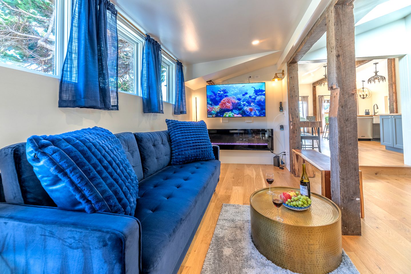 Gorgeous Coastal Cottage with Private Hot Tub in Bodega Bay, Perfect for a Weekend Escape by the Sea
