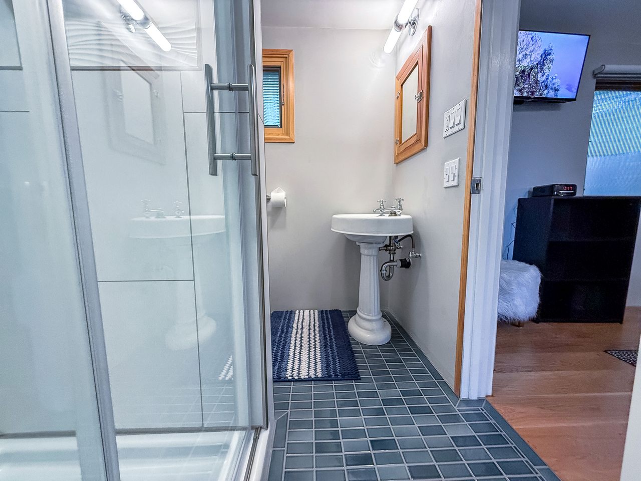 Gorgeous Coastal Cottage with Private Hot Tub in Bodega Bay, Perfect for a Weekend Escape by the Sea