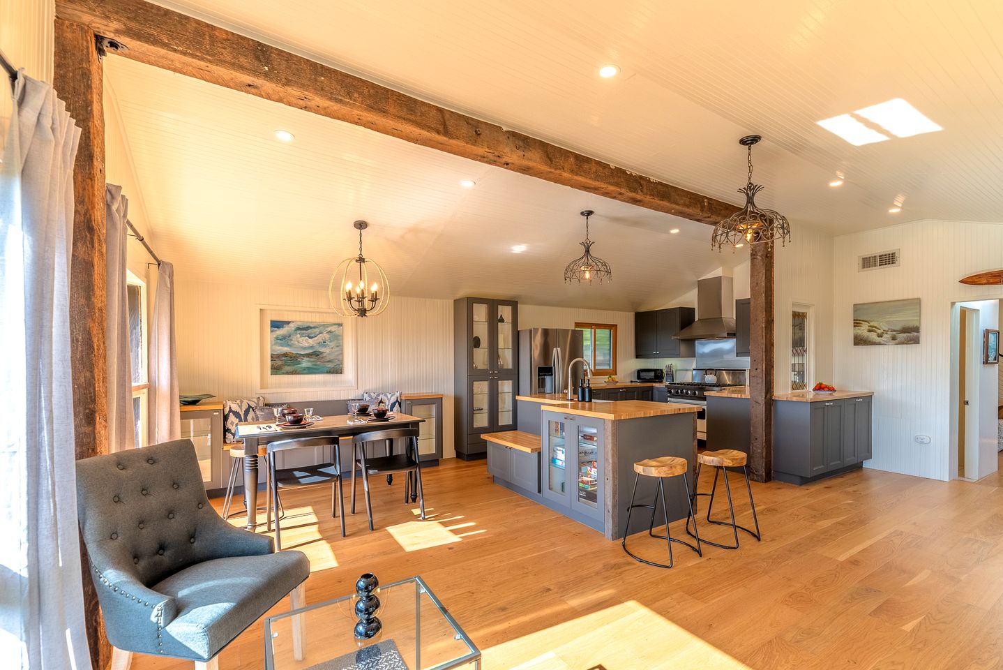 Gorgeous Coastal Cottage with Private Hot Tub in Bodega Bay, Perfect for a Weekend Escape by the Sea