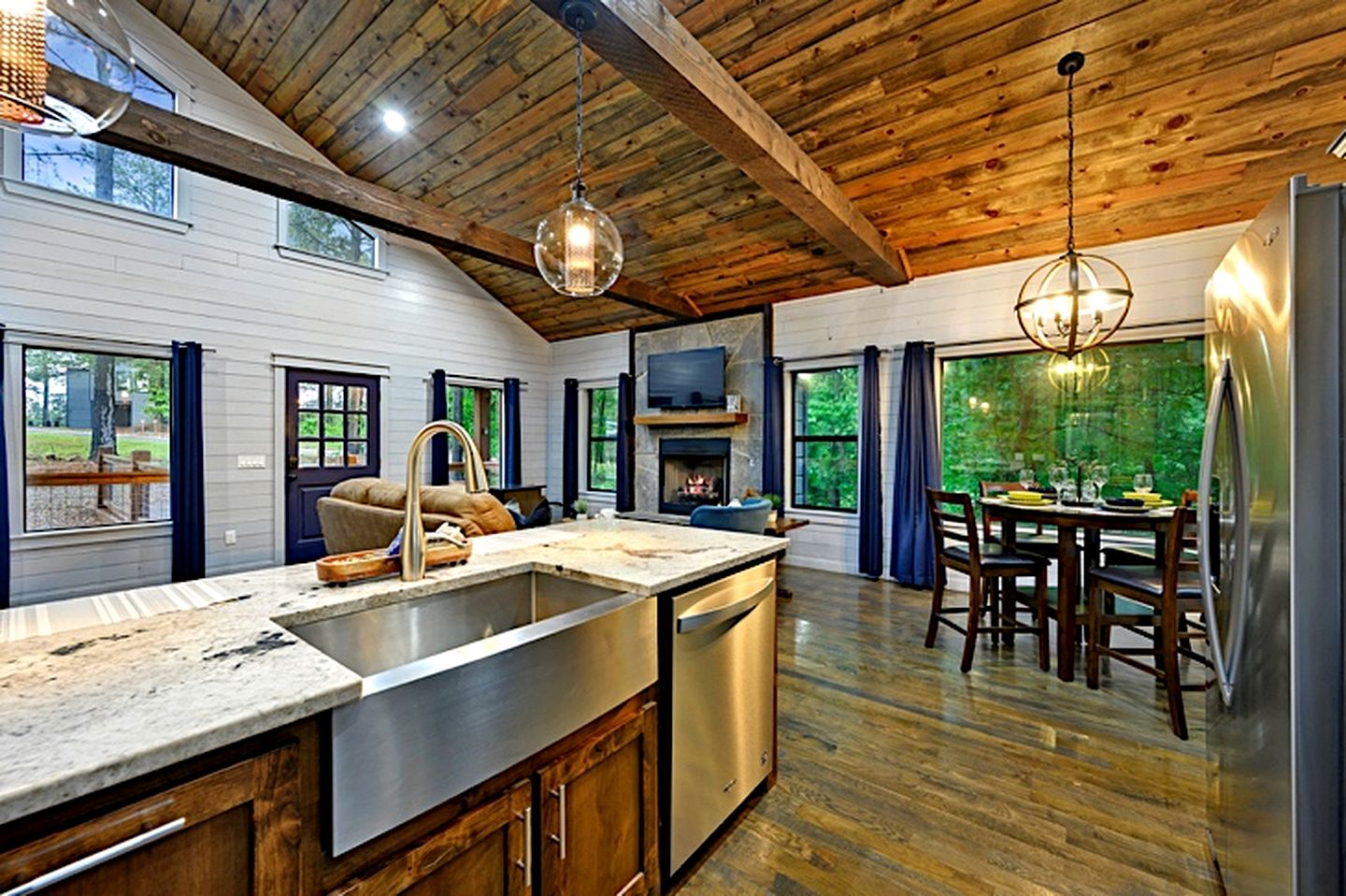 Romantic Luxury Cabin with Elevated Gazebo near Broken Bow, Oklahoma