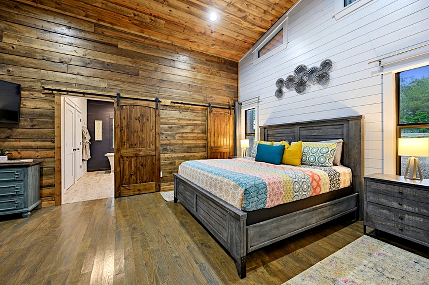 Romantic Luxury Cabin with Elevated Gazebo near Broken Bow, Oklahoma