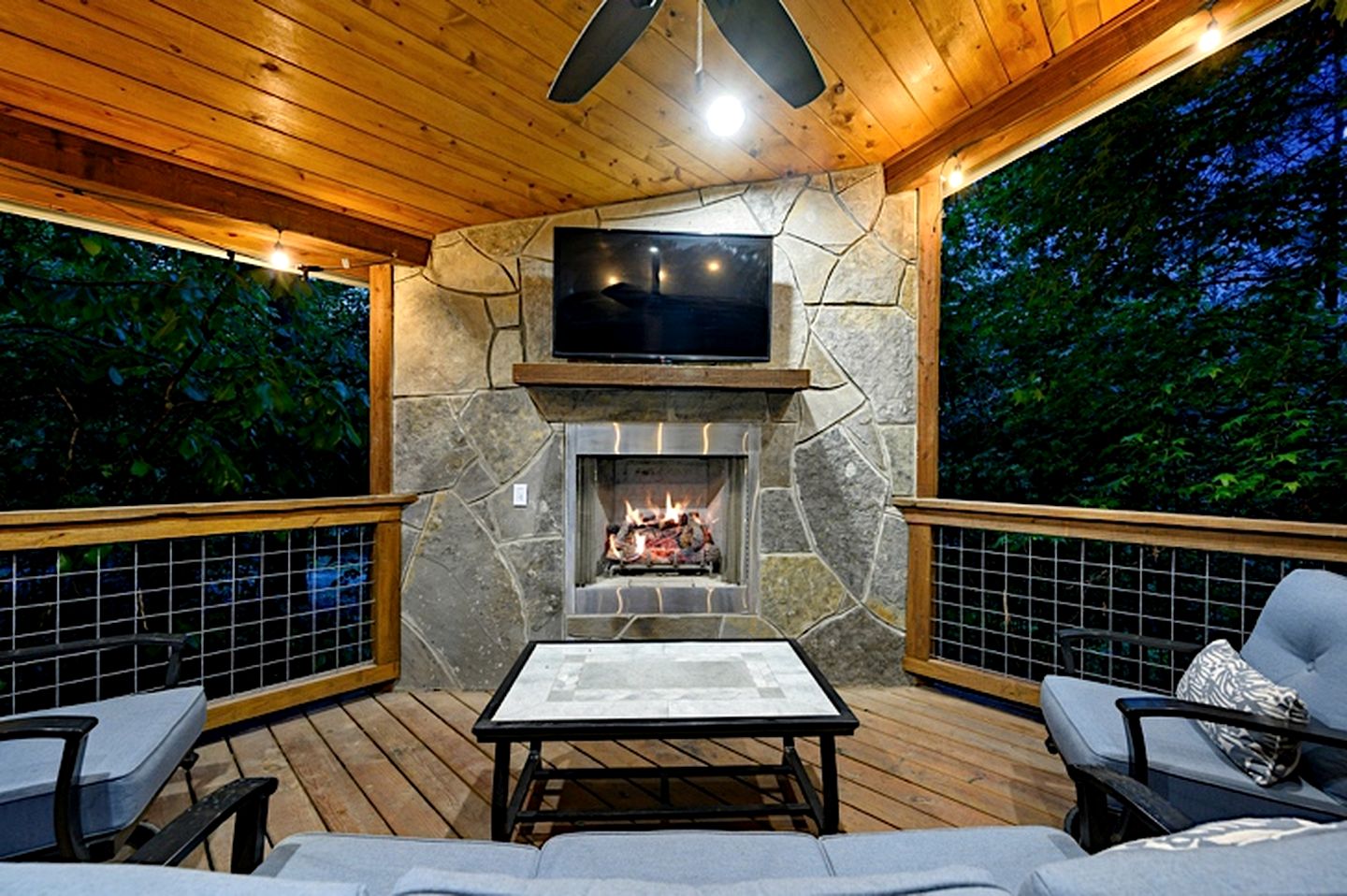 Romantic Luxury Cabin with Elevated Gazebo near Broken Bow, Oklahoma