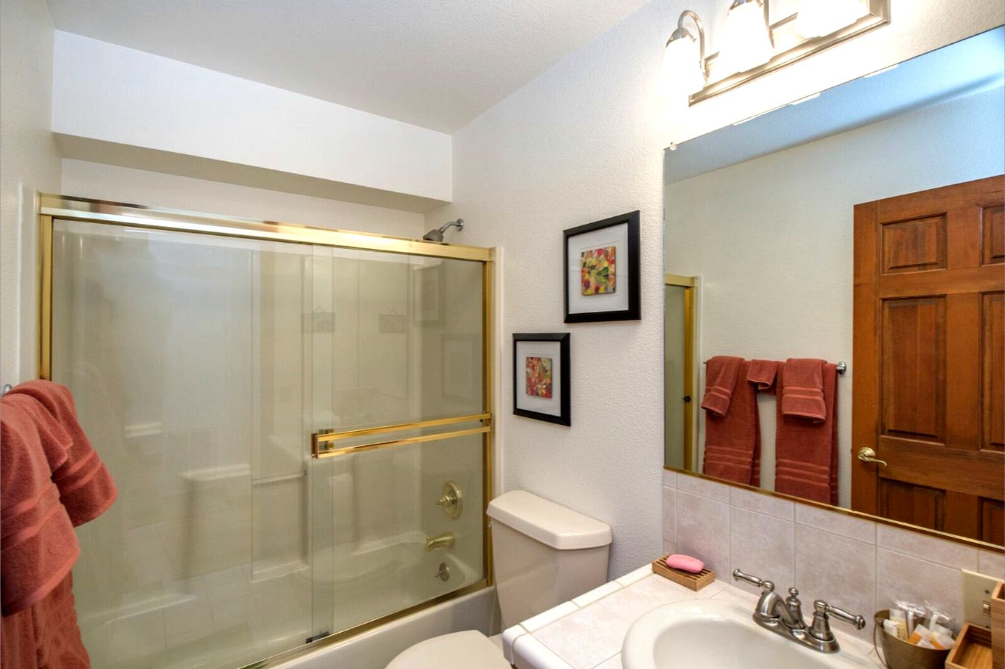 Secluded Cabin Rental with a Ping Pong Table near Johnson's Beach in California