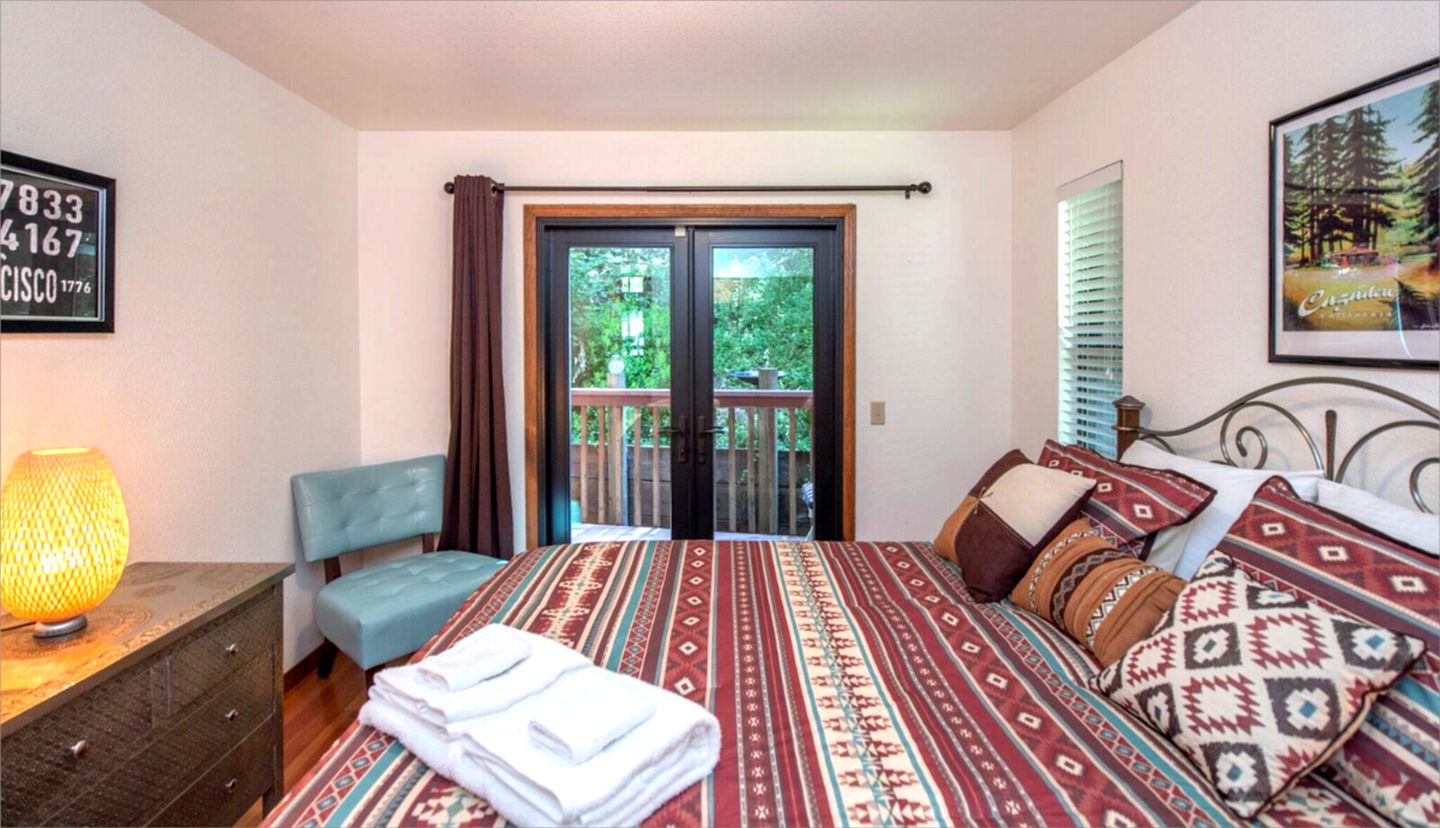 Secluded Cabin Rental with a Ping Pong Table near Johnson's Beach in California