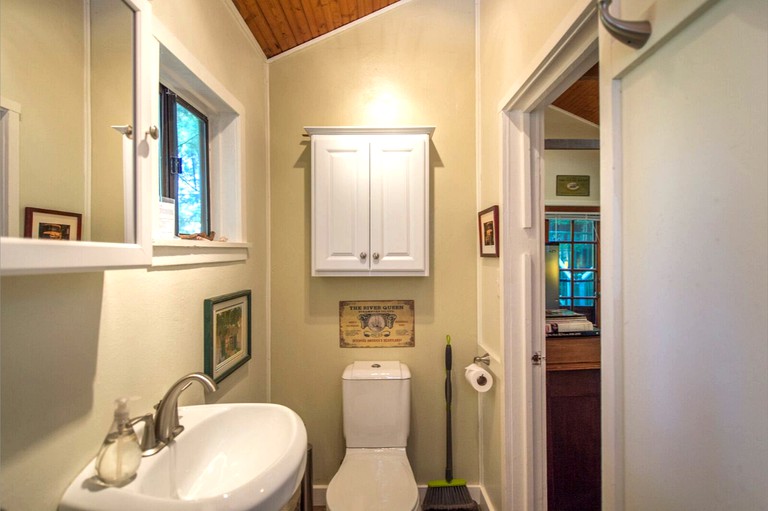 Cottages (Guerneville, California, United States)