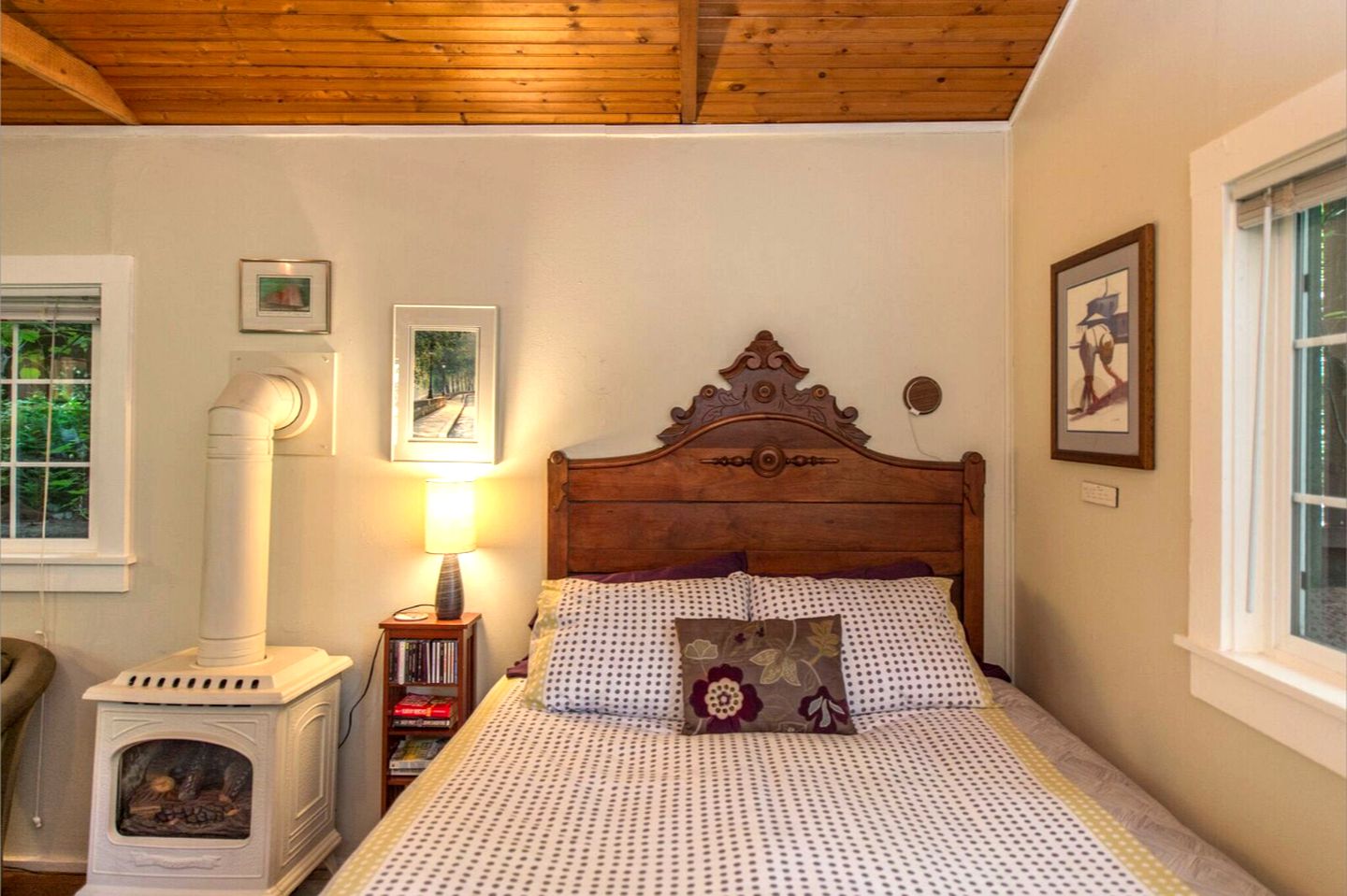 Secluded Cottage Rental with a Private Hot Tub in the Redwoods of Guerneville, California