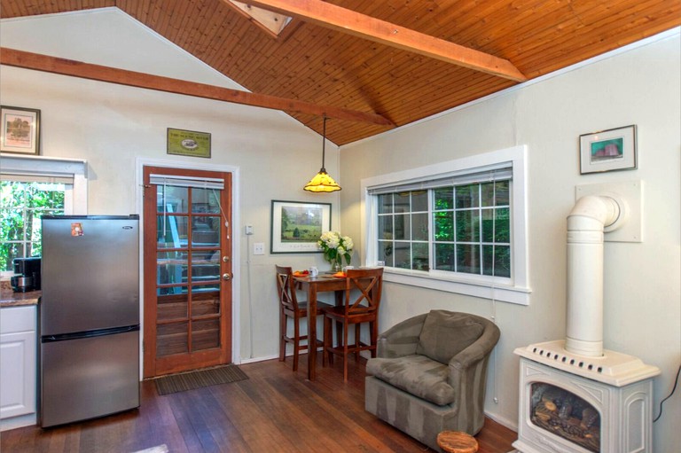 Cottages (Guerneville, California, United States)