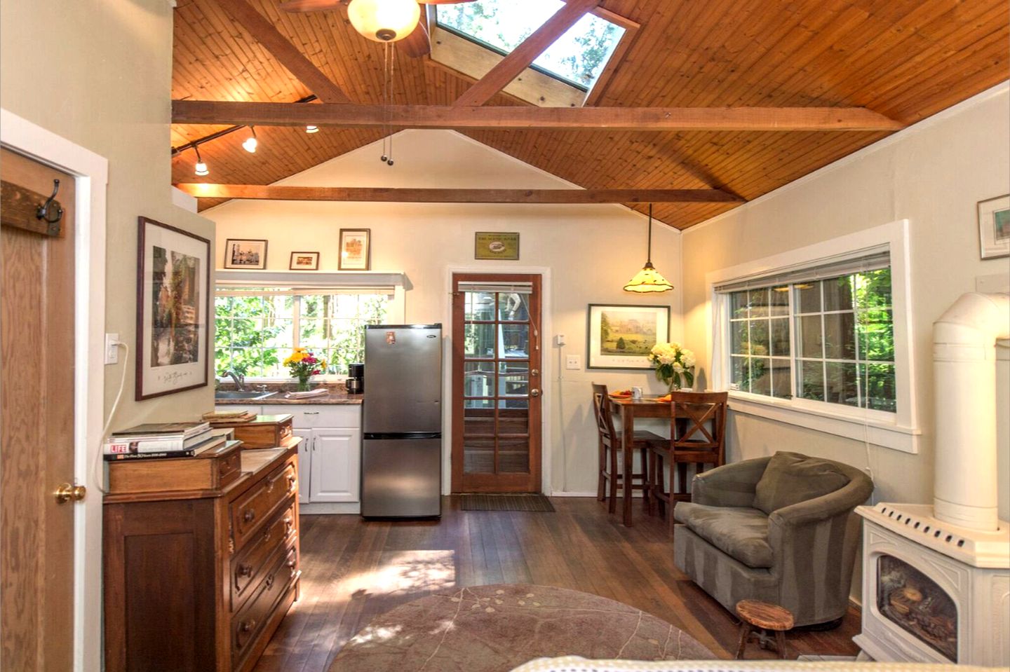 Secluded Cottage Rental with a Private Hot Tub in the Redwoods of Guerneville, California