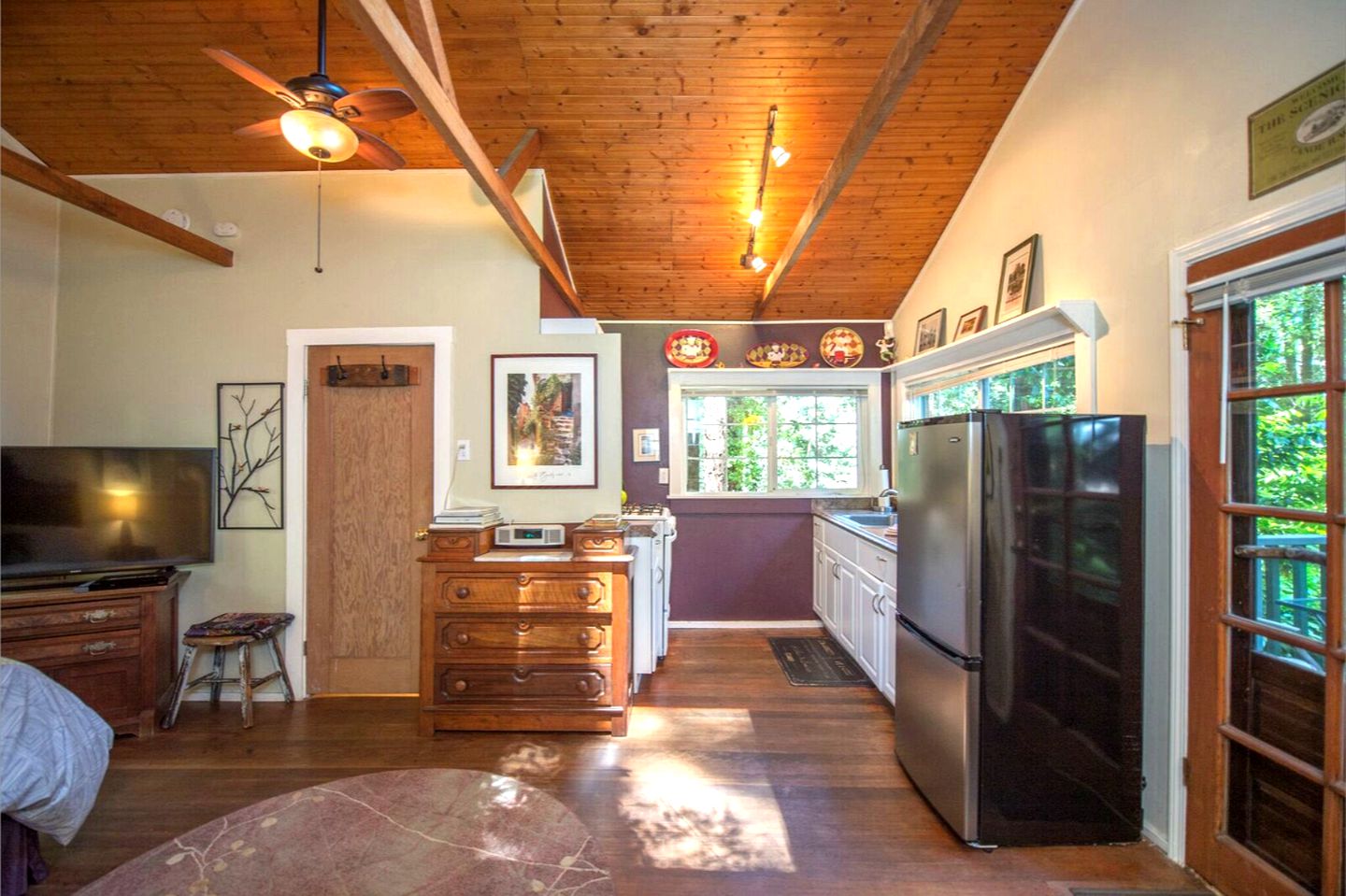 Secluded Cottage Rental with a Private Hot Tub in the Redwoods of Guerneville, California