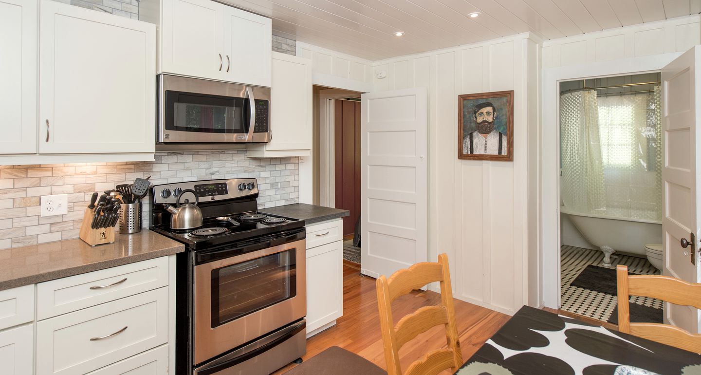 Charming Cabin Rental with Easy Access to the River in Guerneville, California