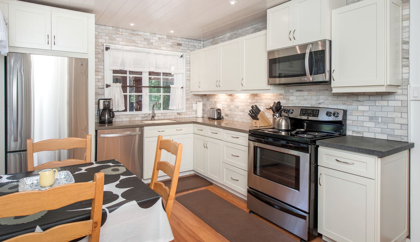 Charming Cabin Rental with Easy Access to the River in Guerneville, California