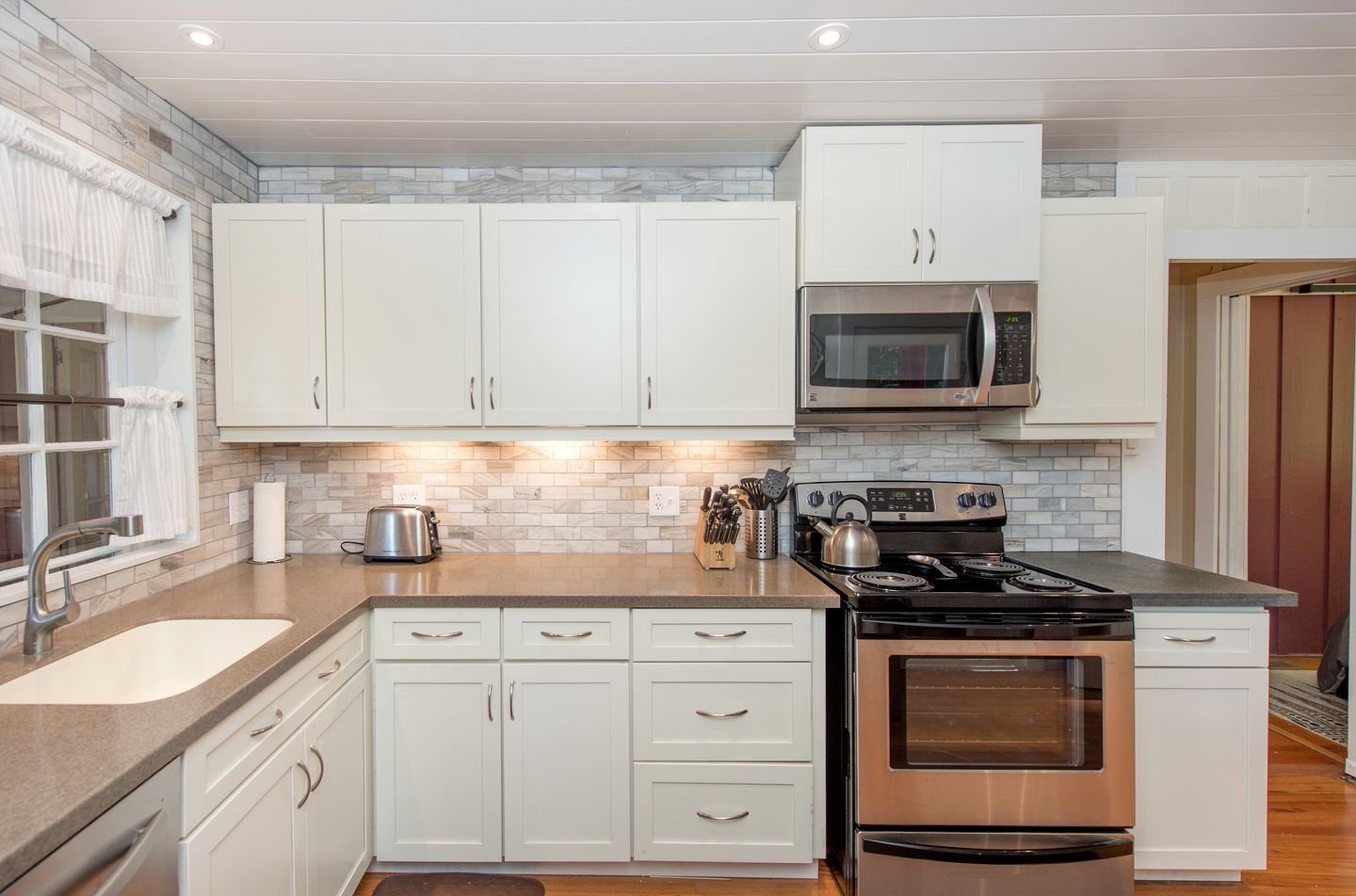 Charming Cabin Rental with Easy Access to the River in Guerneville, California