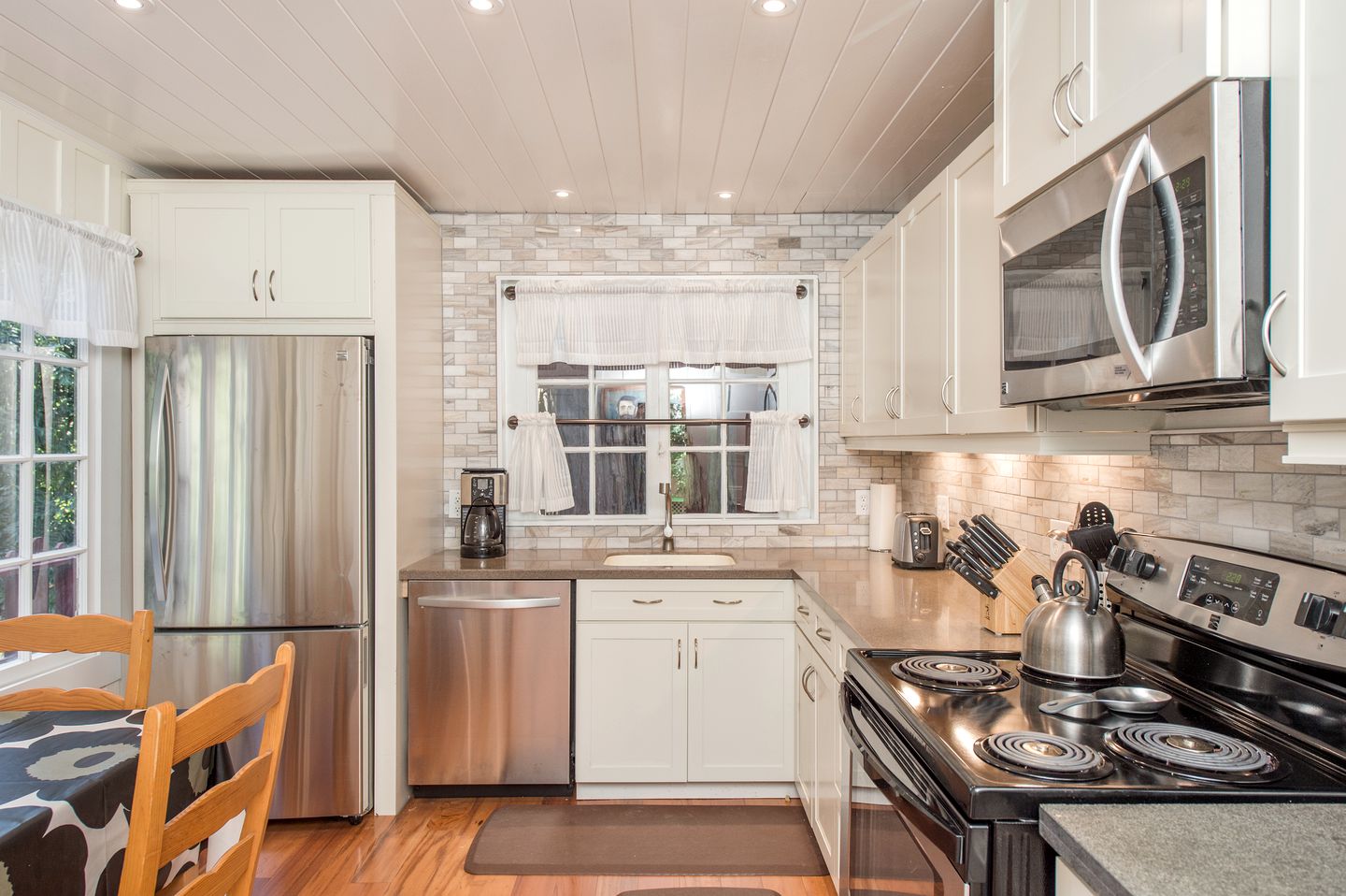 Charming Cabin Rental with Easy Access to the River in Guerneville, California