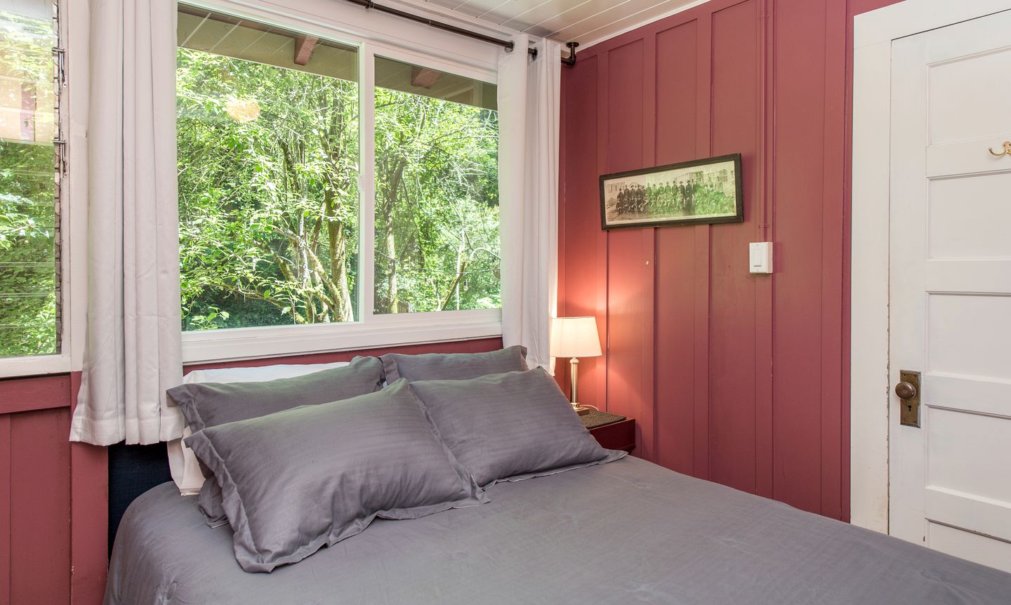 Charming Cabin Rental with Easy Access to the River in Guerneville, California