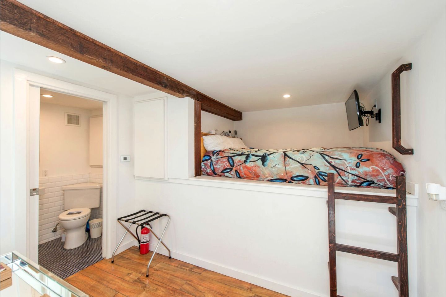 Rustic Cabin Rental with Hot Tub near the Russian River in Guerneville, California