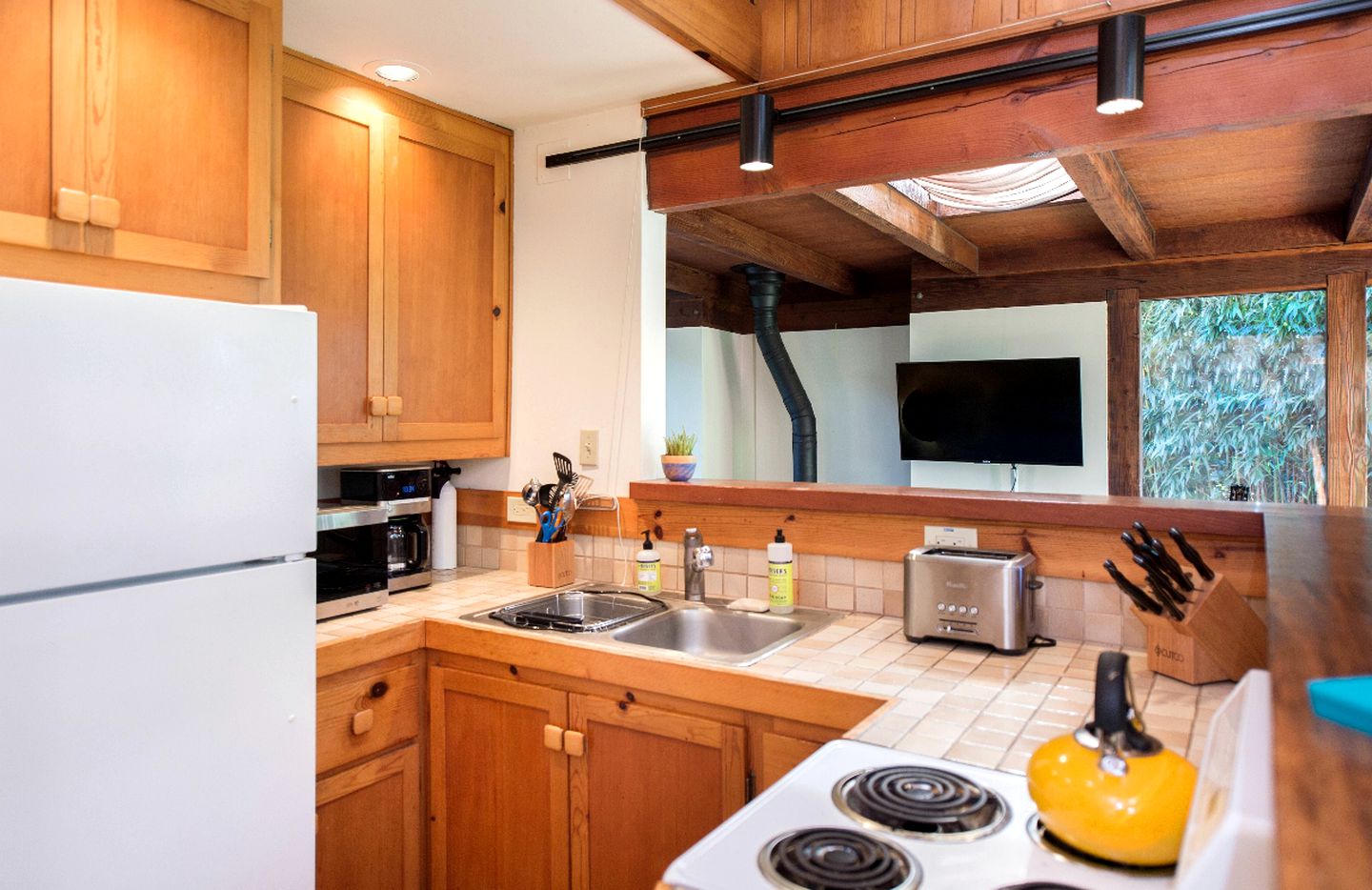 Rustic Cabin Rental with Hot Tub near the Russian River in Guerneville, California