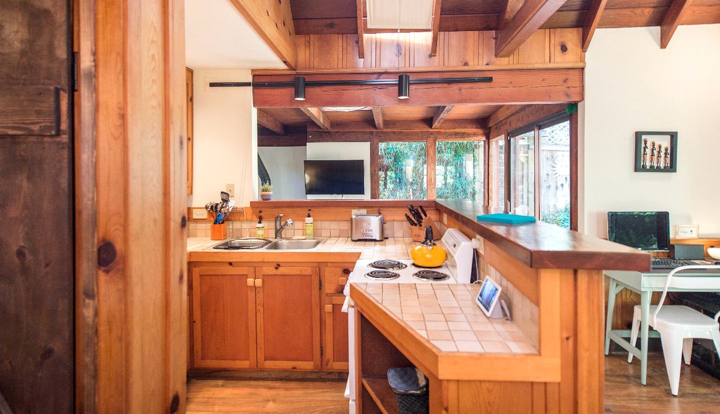 Rustic Cabin Rental with Hot Tub near the Russian River in Guerneville, California