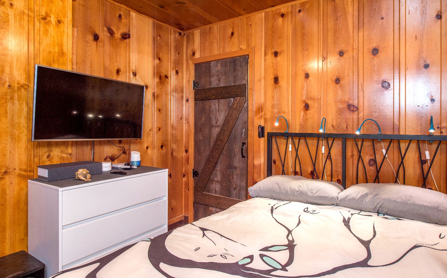 Rustic Cabin Rental with Hot Tub near the Russian River in Guerneville, California