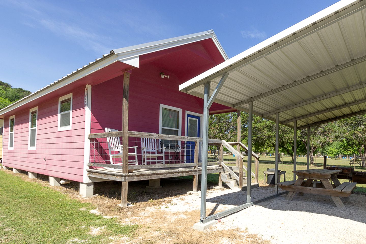 New Braunfels Glamping Cabin, Ideal for a Family Getaway in Texas