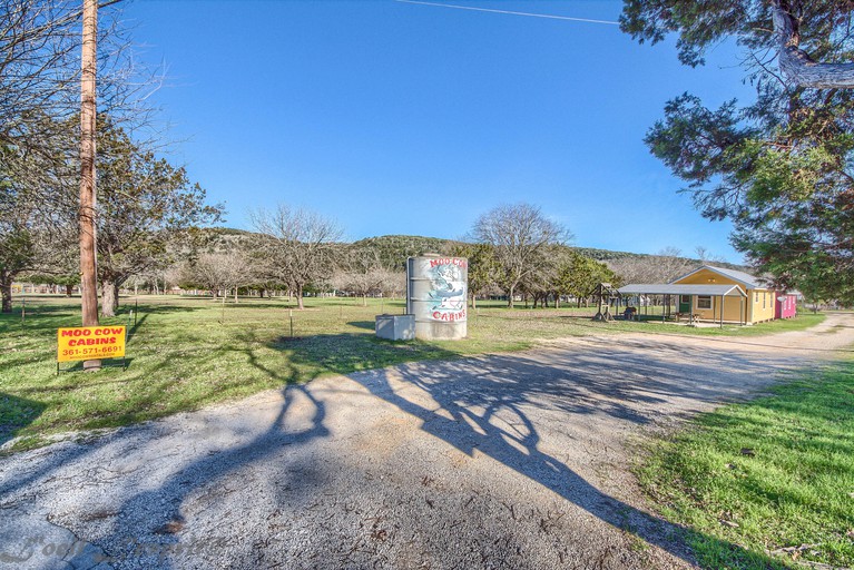 Cabins (United States of America, Canyon Lake, Texas)