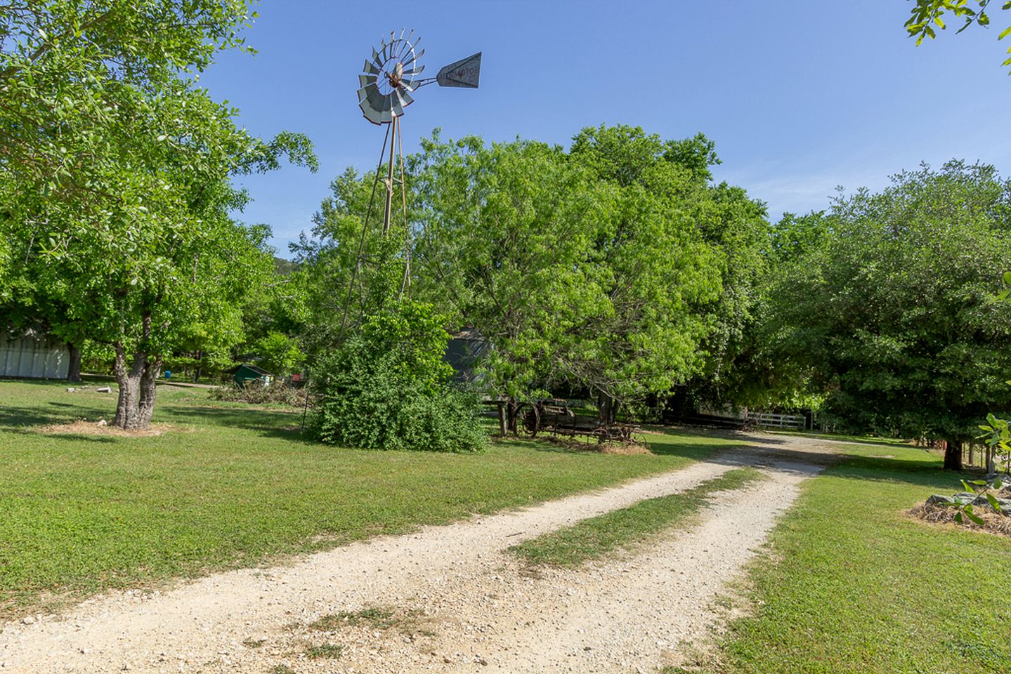 New Braunfels Glamping Cabin, Ideal for a Family Getaway in Texas