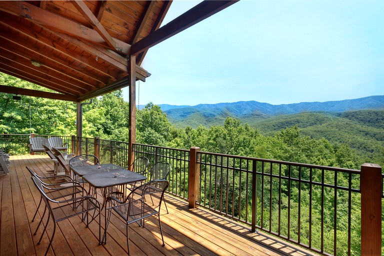 RU Wine Down Gatlinburg, Tennessee, Cabins, Gatlinburg, United States of America Glamping Hub