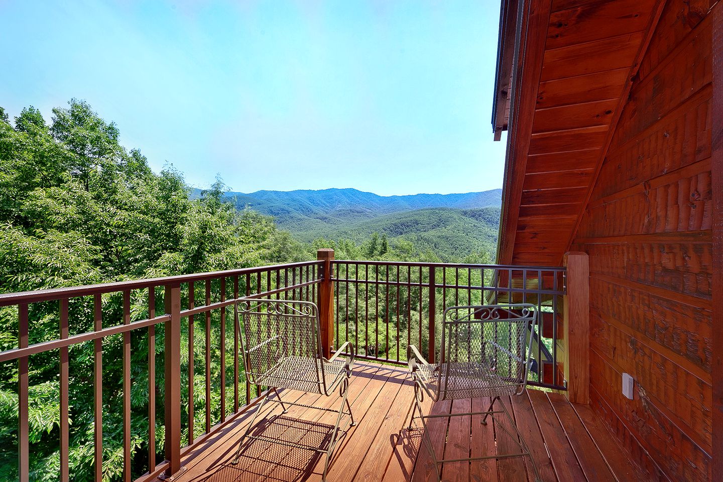 Amazing Gatlinburg Cabin Rental for a Family Vacation near the Great Smoky Mountains, TN