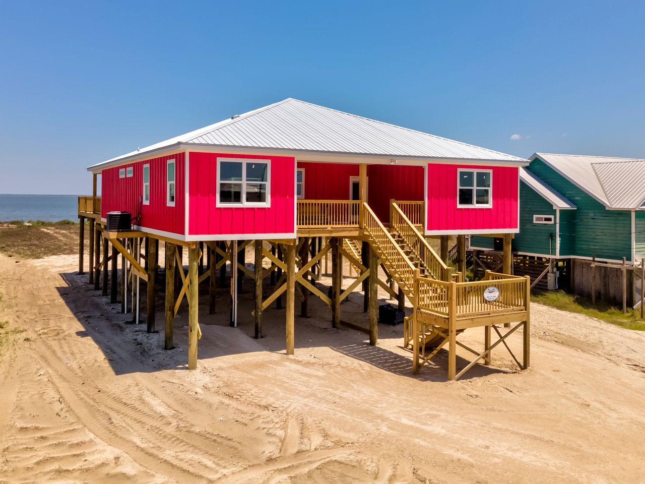 Awesome Oceanfront Beach House with Fantastic Sights in Dauphin Island, Alabama