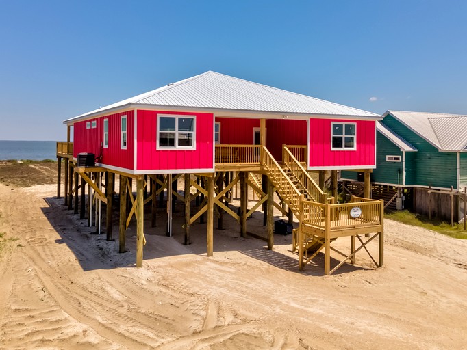 Awesome Oceanfront Beach House with Fantastic Sights in Dauphin Island, Alabama