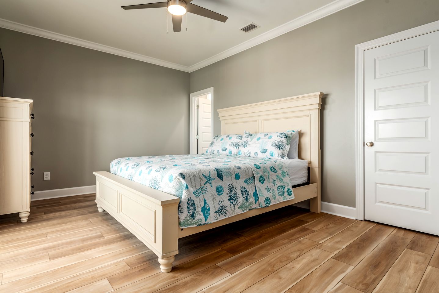 Awesome Oceanfront Beach House with Fantastic Sights in Dauphin Island, Alabama