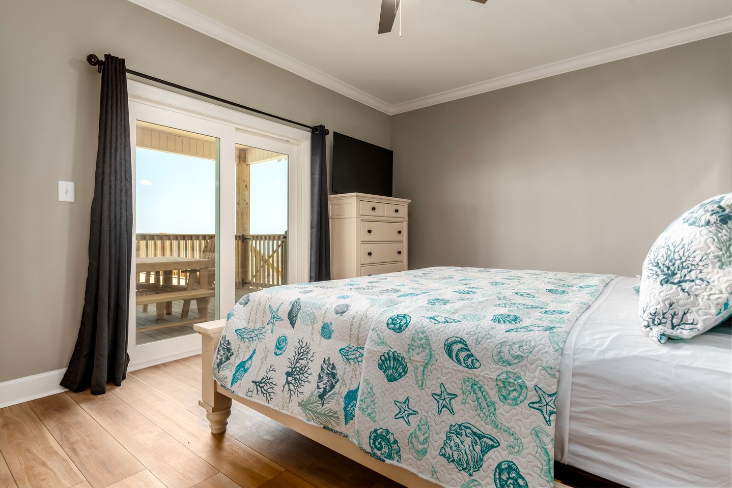 Awesome Oceanfront Beach House with Fantastic Sights in Dauphin Island, Alabama