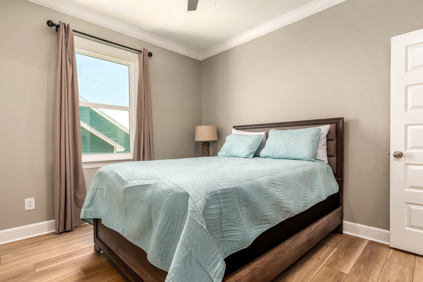 Awesome Oceanfront Beach House with Fantastic Sights in Dauphin Island, Alabama