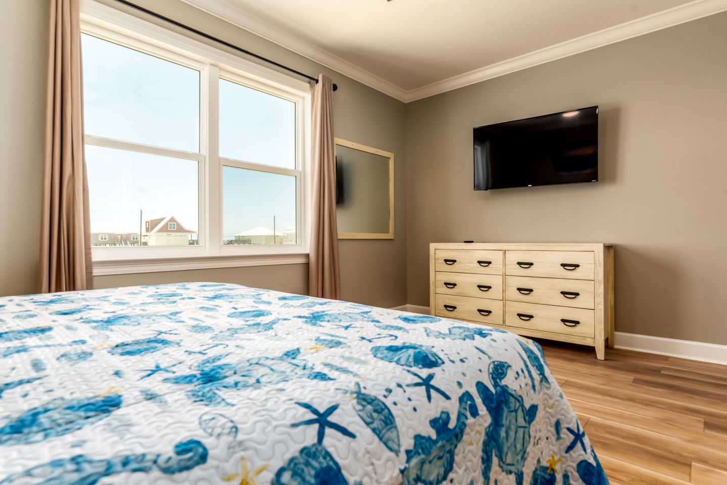 Awesome Oceanfront Beach House with Fantastic Sights in Dauphin Island, Alabama