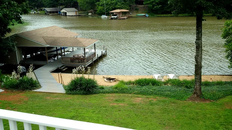 Vacation Rentals (Bracey, Virginia, United States)