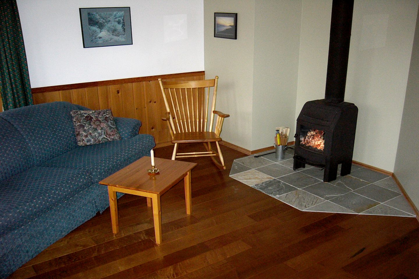 Cozy Cottage at a Romantic Resort on Kootenay Lake in Kaslo, British Columbia, Canada