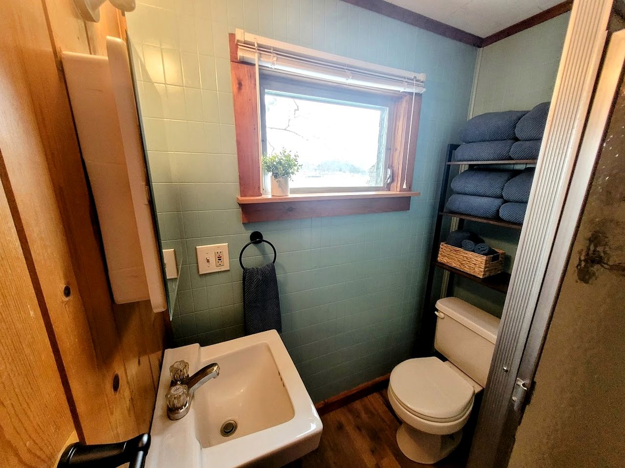 Scenic Lakeside Cabin with Exclusive Boat Dock Near Weirs Beach, Laconia, New Hampshire