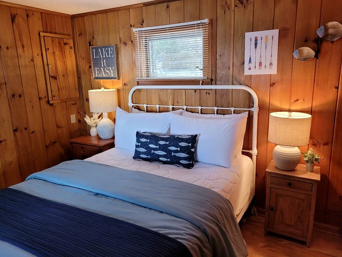 Cabins (United States of America, Laconia, New Hampshire)