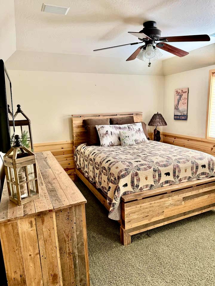 Spacious Mountain Cabin with Game Room and Outdoor Spa near Snow Summit in Big Bear, CA