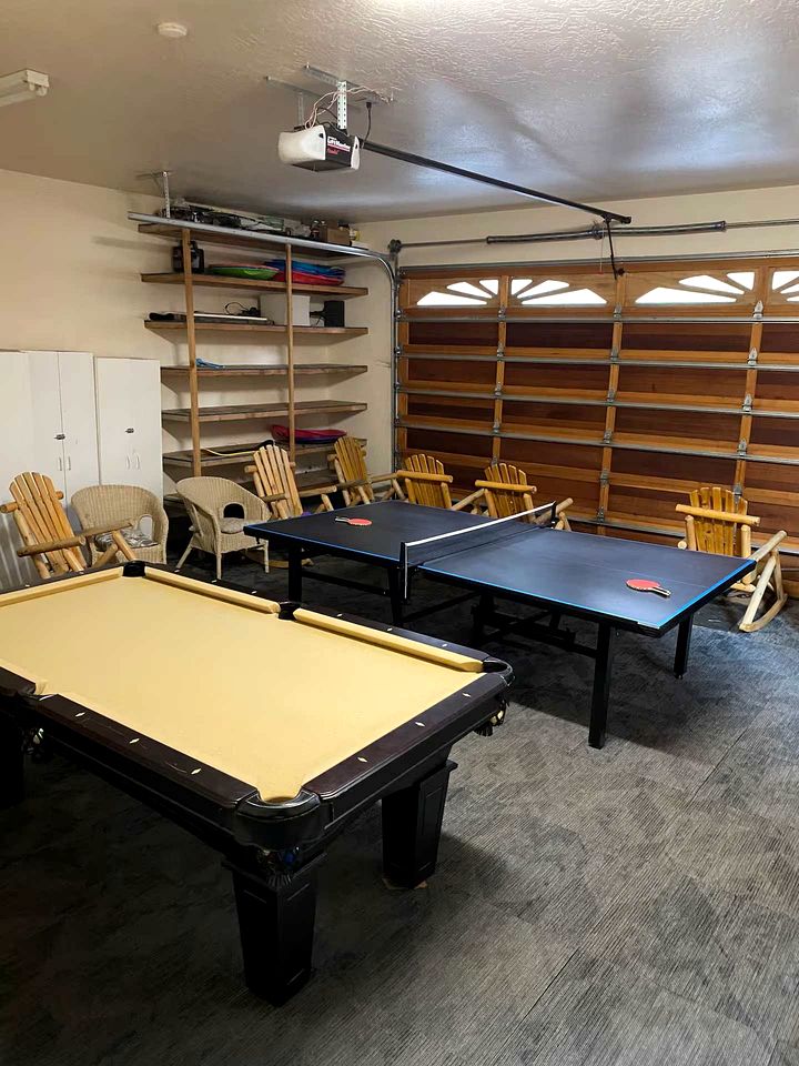 Spacious Mountain Cabin with Game Room and Outdoor Spa near Snow Summit in Big Bear, CA