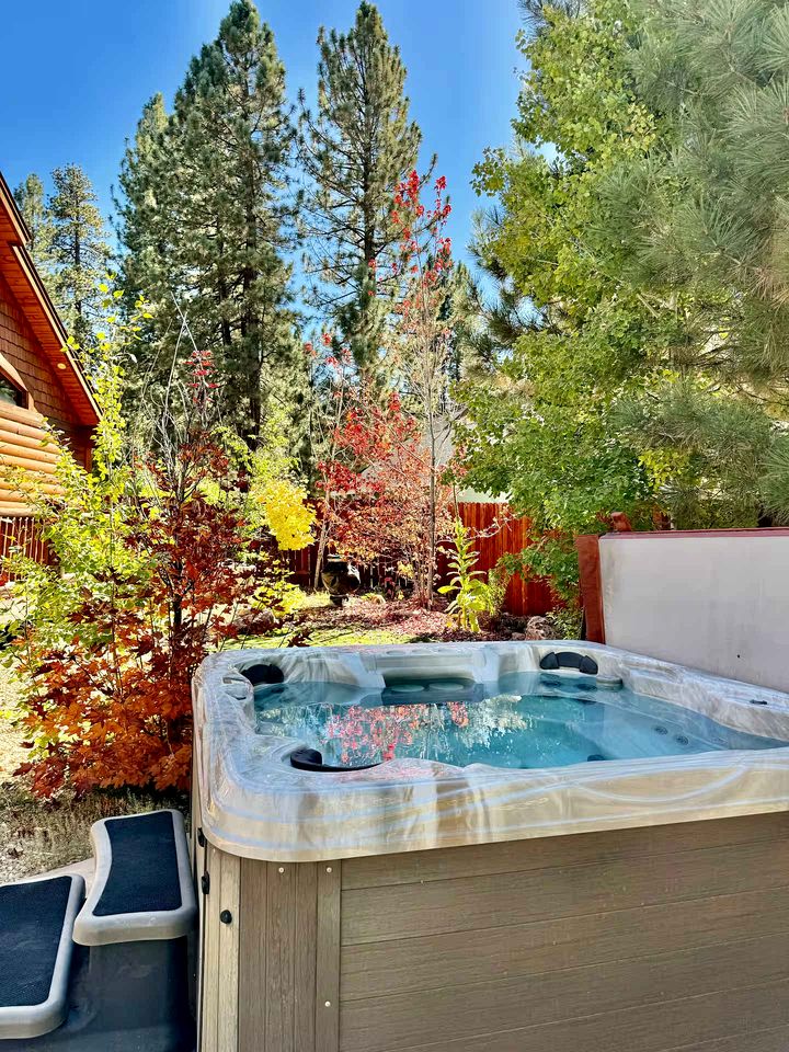 Spacious Mountain Cabin with Game Room and Outdoor Spa near Snow Summit in Big Bear, CA