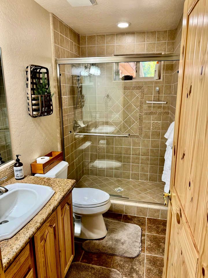 Spacious Mountain Cabin with Game Room and Outdoor Spa near Snow Summit in Big Bear, CA