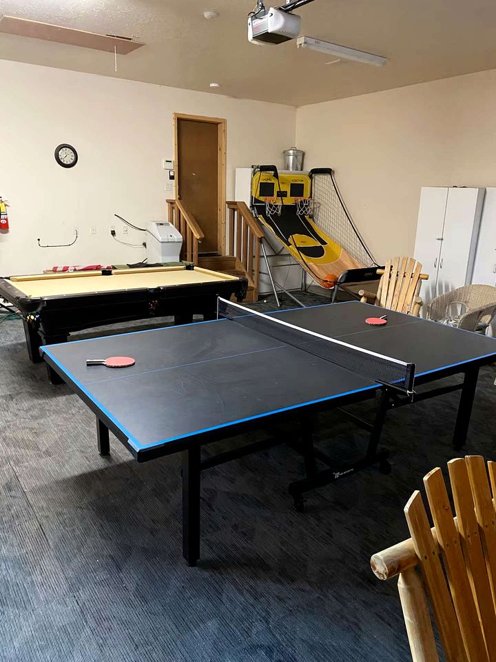 Spacious Mountain Cabin with Game Room and Outdoor Spa near Snow Summit in Big Bear, CA