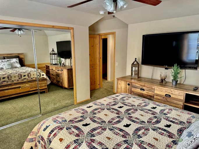 Cabins (United States of America, Big Bear Lake, California)