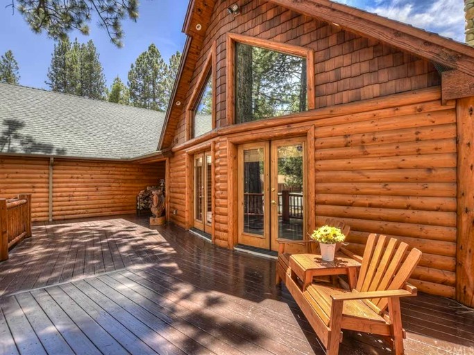 Cabins (United States of America, Big Bear Lake, California)