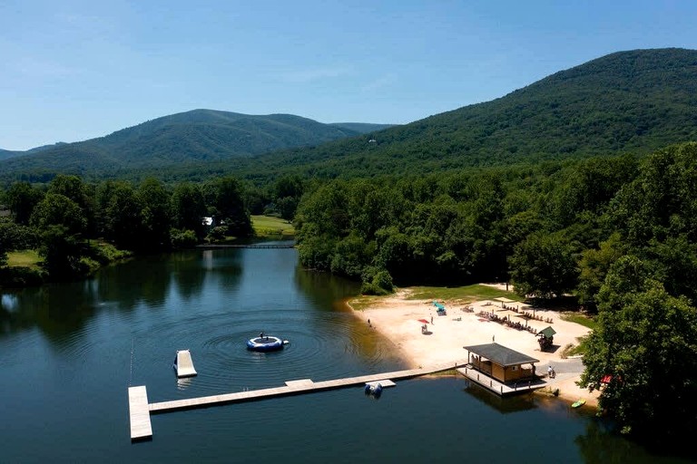 Cabins (United States of America, Wintergreen, Virginia)